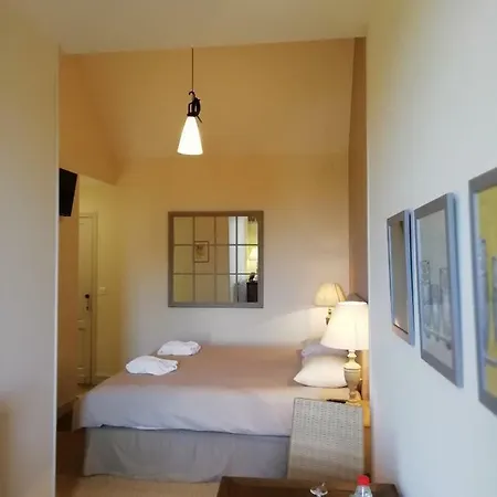 Chateau Des Salles Pensjonat 4*