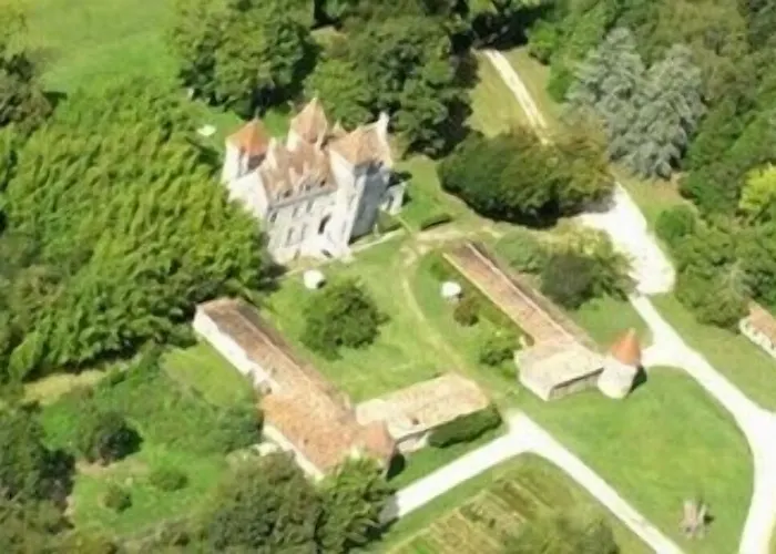 Pensión Chateau Des Salles 4*