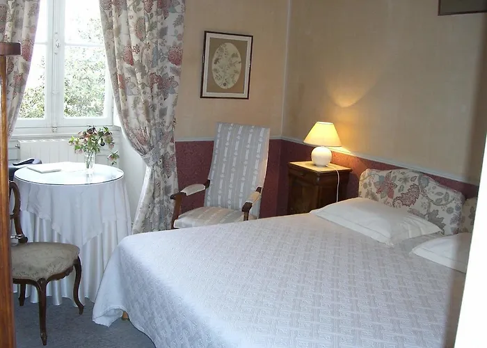 Chateau Des Salles Pensión