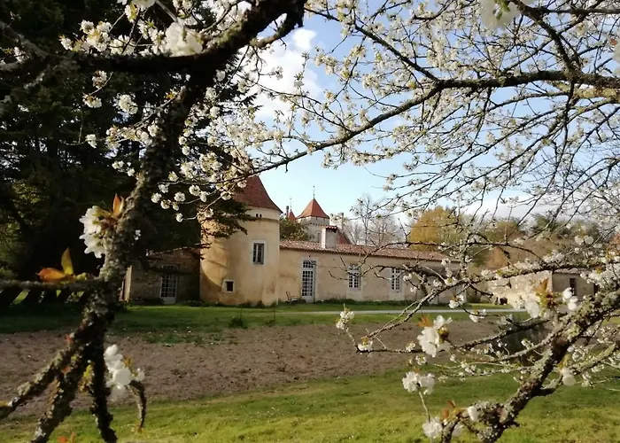 Chateau Des Salles Pensión